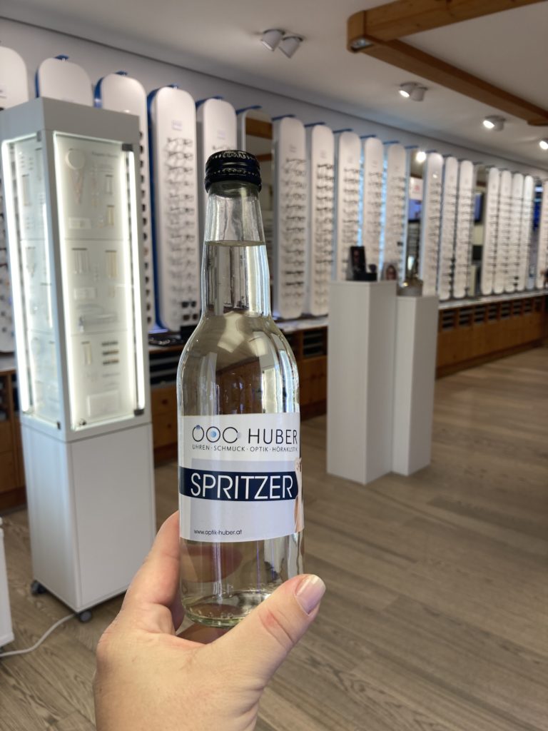 Spritzer 0,33l mit personalisierten Etiketten für Optik Huber2